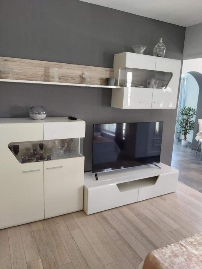 Ventula Apartment Mimice